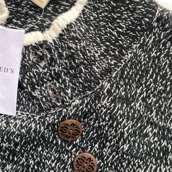 NWOT Appleseed’s Size M Sweater. - Picture 10 of 12